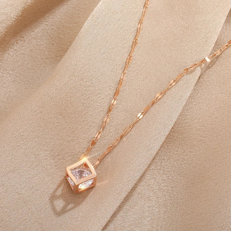 Collier Zircon en Cube