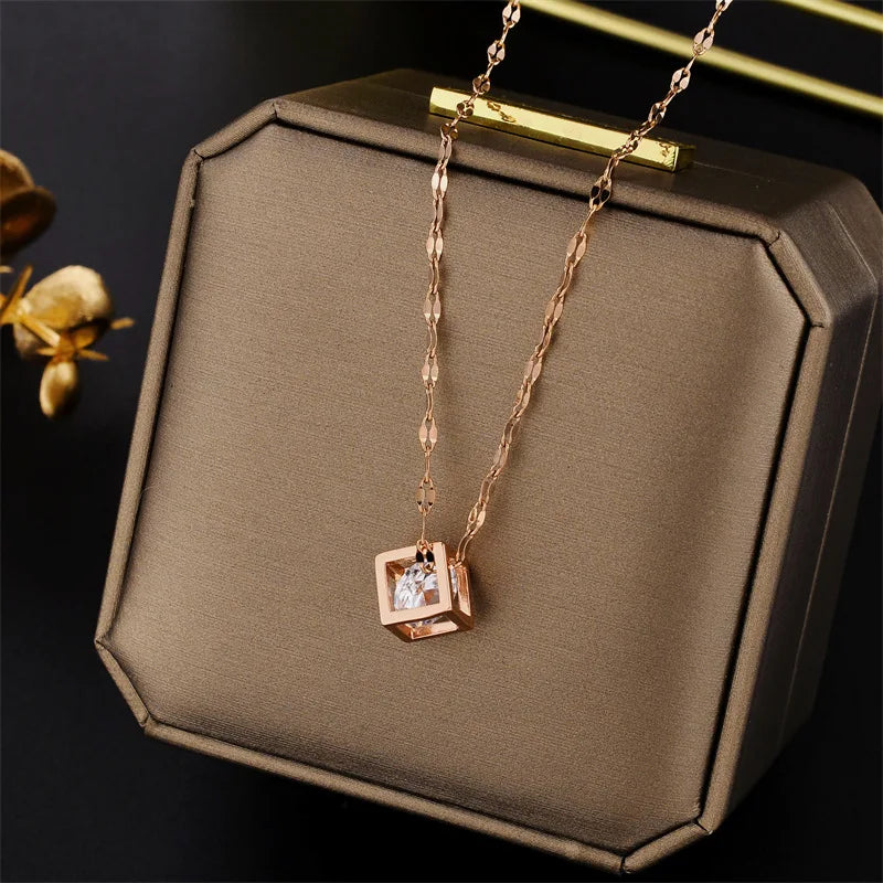 Collier Zircon en Cube
